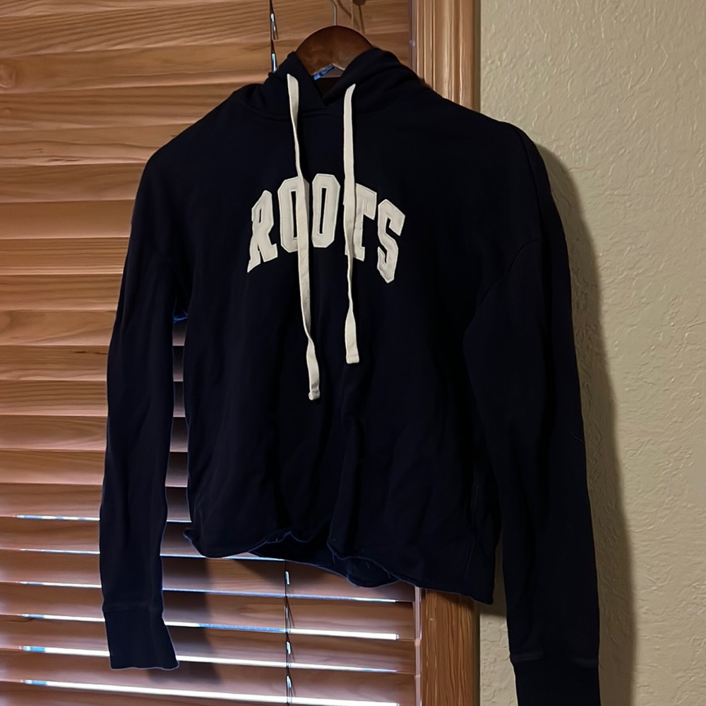 Navy blue Roots cropped hoodie